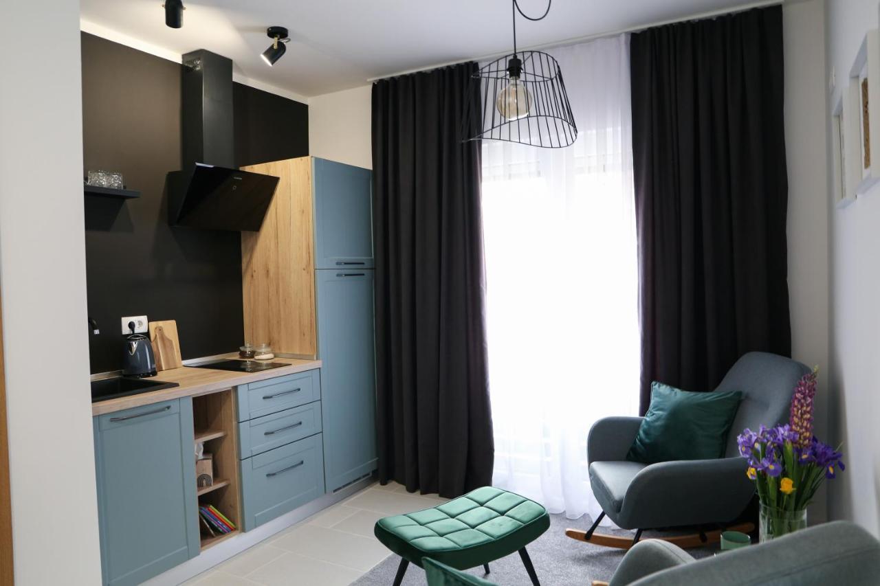 Flora Studio Apartments Korenica Exterior photo